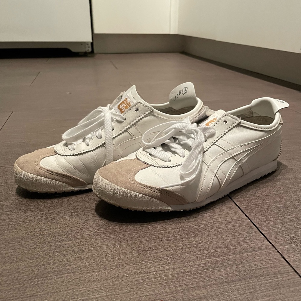 Onitsuka Tiger by Asics sz US 8 womens